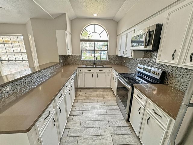 4438 Silver Hollow Dr, Corpus Christi, TX 78413