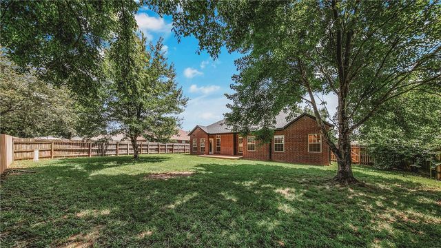 625 Lynn Drive, Pea Ridge, AR 72751