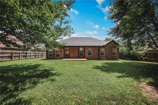 625 Lynn Drive, Pea Ridge, AR 72751
