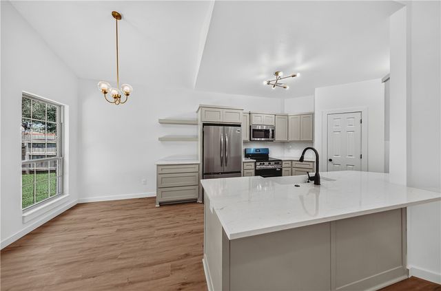 625 Lynn Drive, Pea Ridge, AR 72751