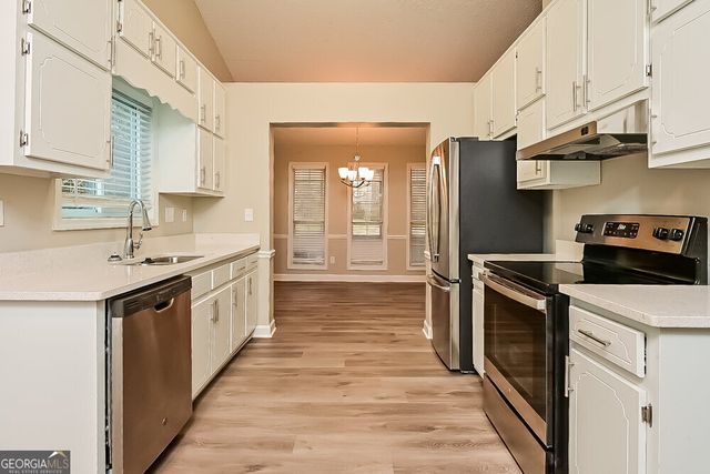 5815 Mistyview Drive, Rex, GA 30273