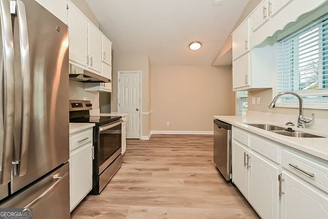 5815 Mistyview Drive, Rex, GA 30273