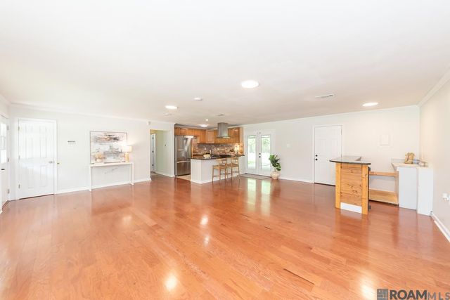 1947 Southland Ct, Baton Rouge, LA 70810