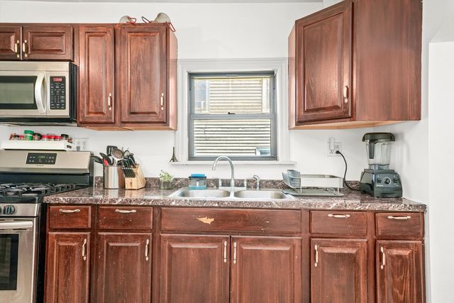 142 W Swann Street, Chicago, IL 60609