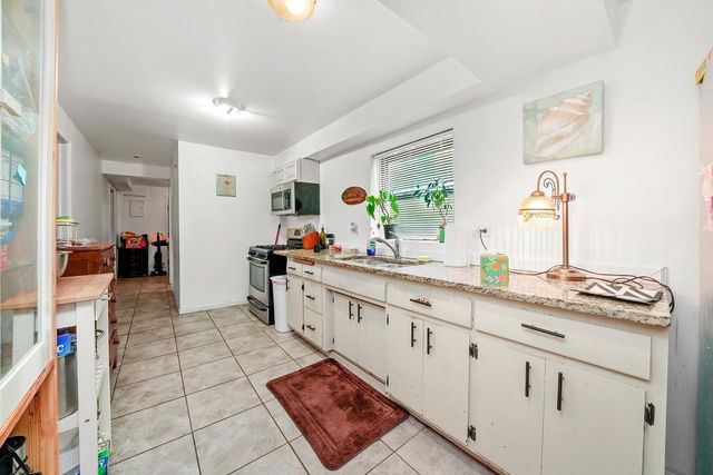 142 W Swann Street, Chicago, IL 60609