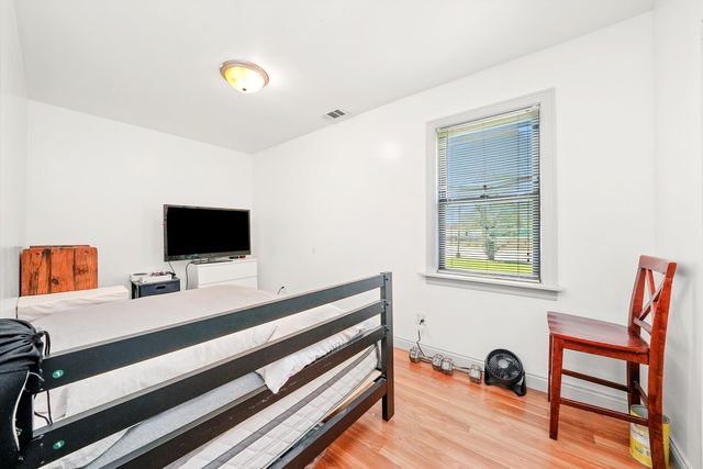 142 W Swann Street, Chicago, IL 60609