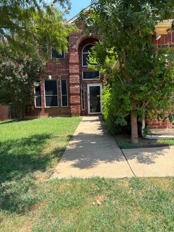 508 BRIAROAKS Drive, Lake Dallas, TX 75065