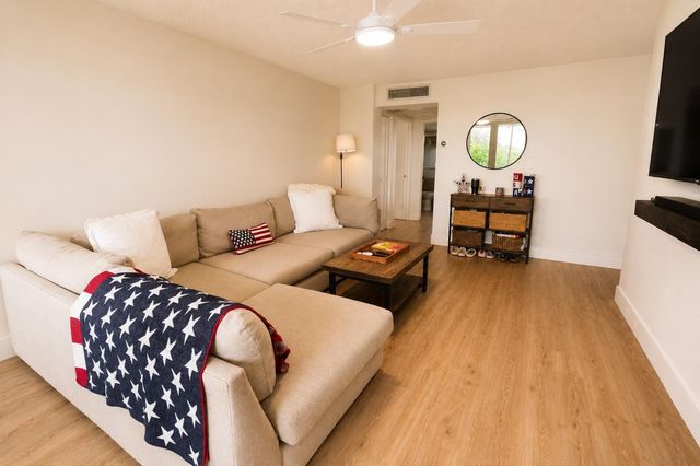 9491 Evergreen Place 307, Davie, FL 33324