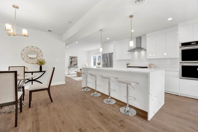 213 Ashland Avenue, River Forest, IL 60305