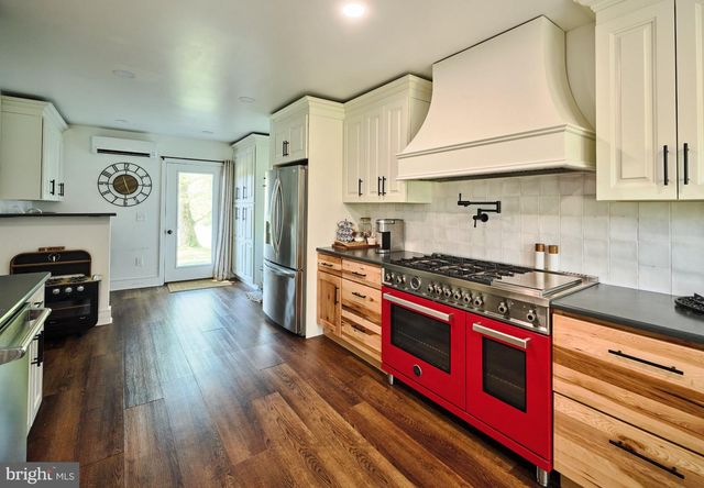 765 SWAMP RD, Newtown, PA 18940