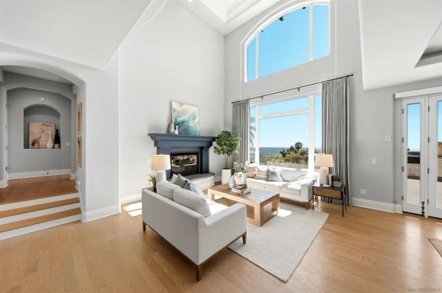 7149 Obelisco Cir, Carlsbad, CA 92009