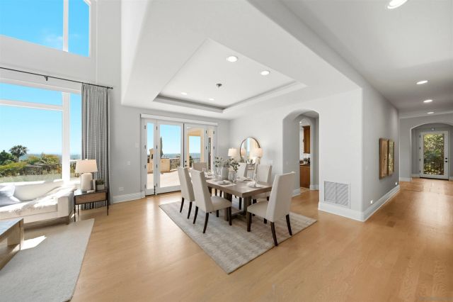 7149 Obelisco Cir, Carlsbad, CA 92009