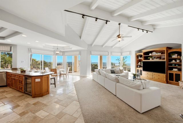 7149 Obelisco Cir, Carlsbad, CA 92009