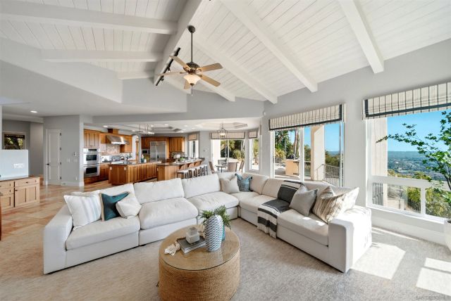 7149 Obelisco Cir, Carlsbad, CA 92009