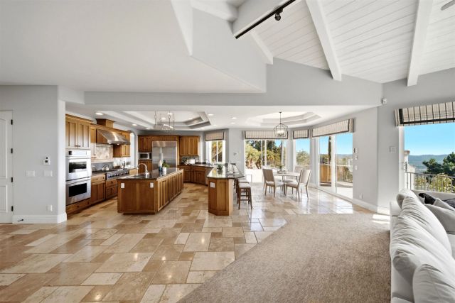 7149 Obelisco Cir, Carlsbad, CA 92009