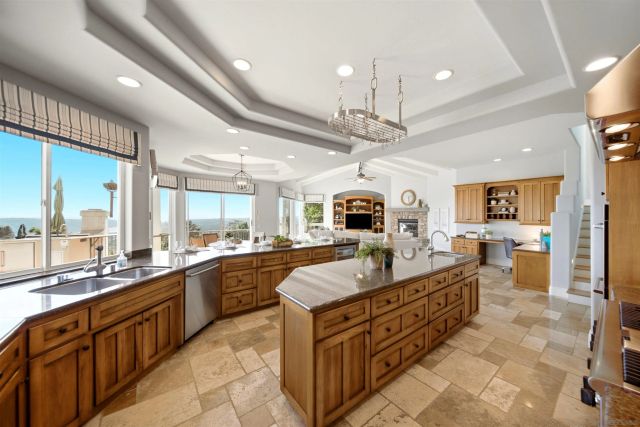 7149 Obelisco Cir, Carlsbad, CA 92009