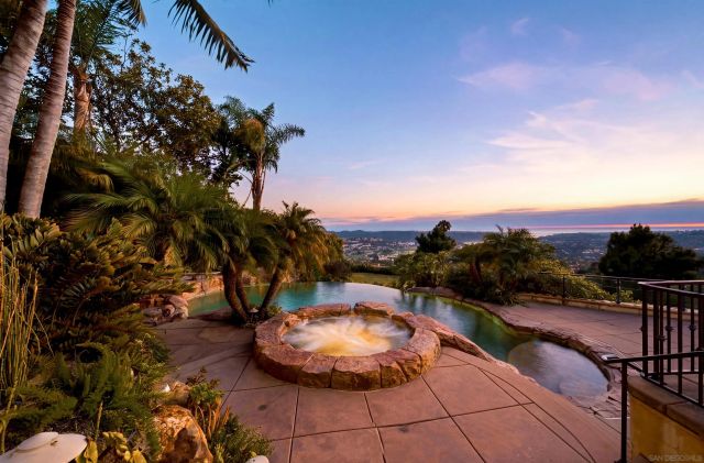 7149 Obelisco Cir, Carlsbad, CA 92009