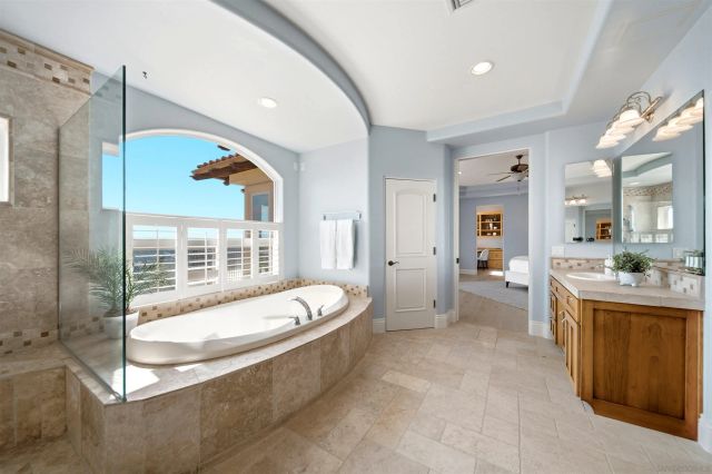 7149 Obelisco Cir, Carlsbad, CA 92009