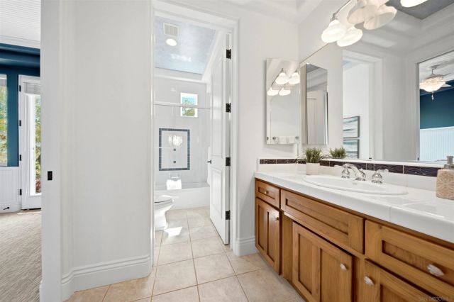 7149 Obelisco Cir, Carlsbad, CA 92009