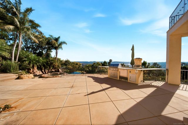 7149 Obelisco Cir, Carlsbad, CA 92009