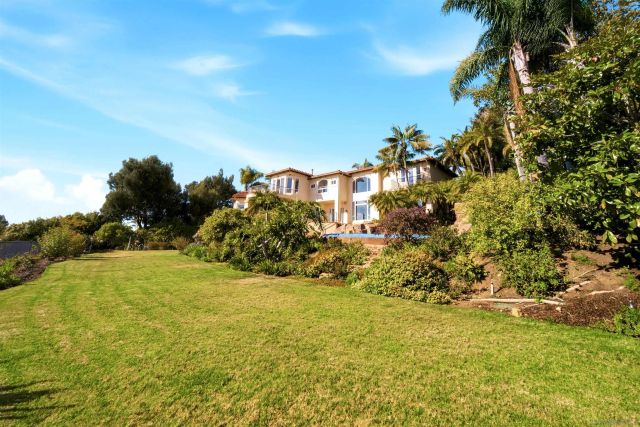 7149 Obelisco Cir, Carlsbad, CA 92009