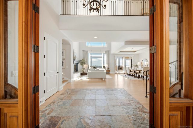 7149 Obelisco Cir, Carlsbad, CA 92009