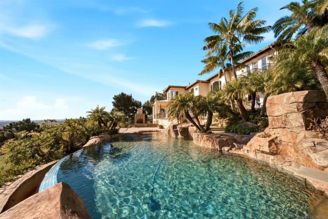 7149 Obelisco Cir, Carlsbad, CA 92009
