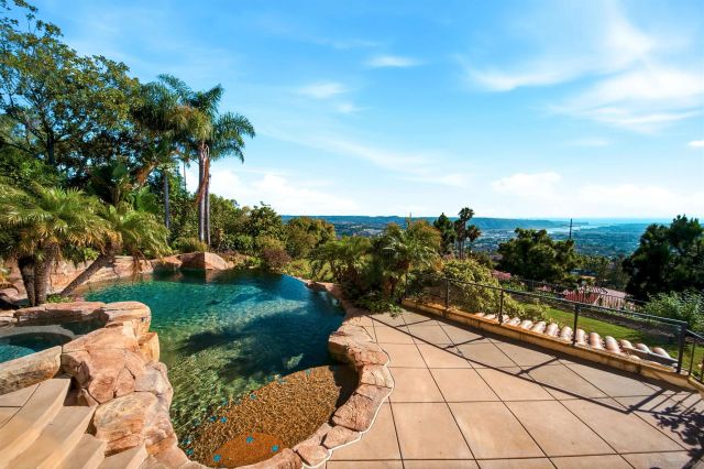 7149 Obelisco Cir, Carlsbad, CA 92009