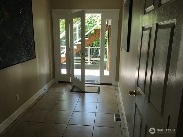 5744 Lagoon Lane NW, Gig Harbor, WA 98335