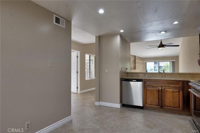 18 Starflower, Irvine, CA 92604