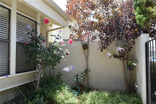 18 Starflower, Irvine, CA 92604