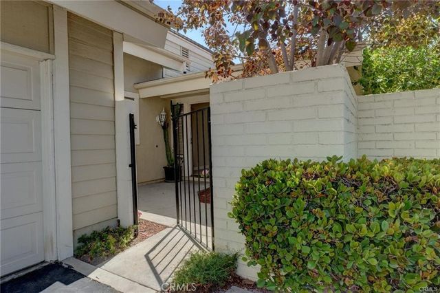 18 Starflower, Irvine, CA 92604