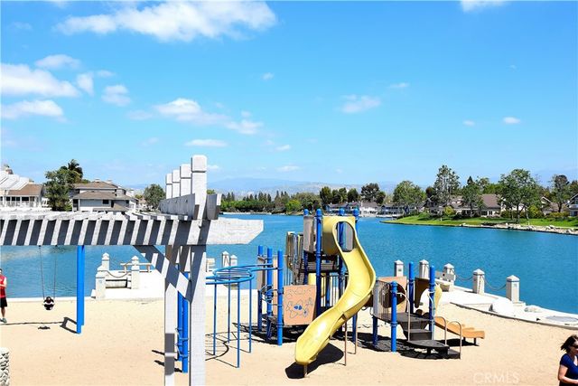 18 Starflower, Irvine, CA 92604