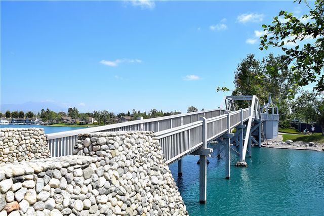 18 Starflower, Irvine, CA 92604