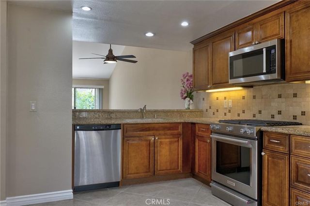 18 Starflower, Irvine, CA 92604