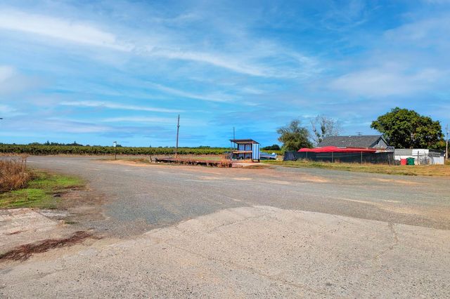 15942 N Jack Tone Rd, Lodi, CA 95240
