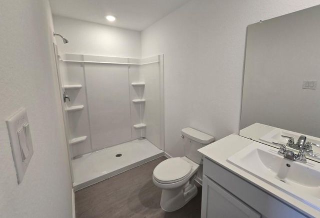 410 Emma Street, Angleton, TX 77515