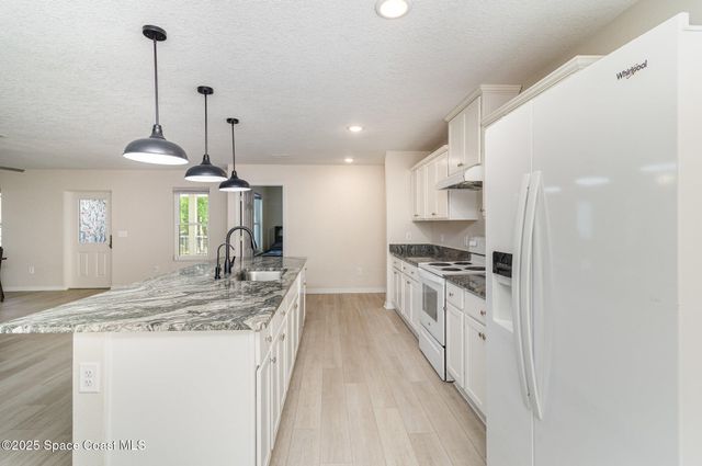 5651 Travis Street, Mims, FL 32754