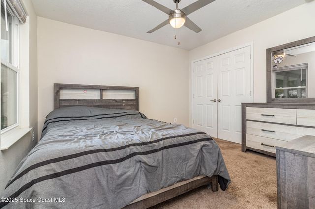 5651 Travis Street, Mims, FL 32754