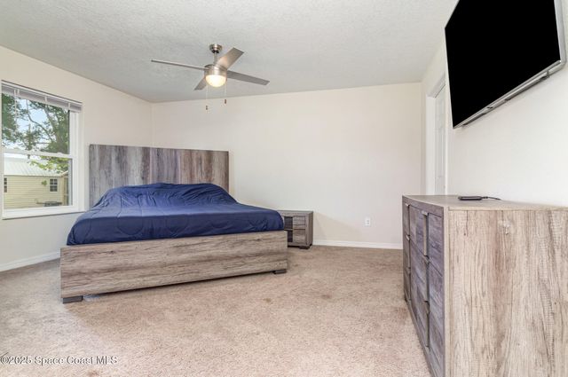 5651 Travis Street, Mims, FL 32754