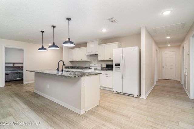 5651 Travis Street, Mims, FL 32754