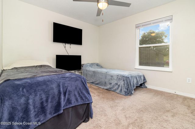 5651 Travis Street, Mims, FL 32754