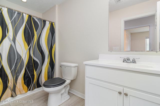 5651 Travis Street, Mims, FL 32754