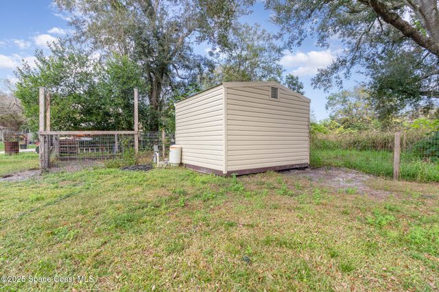 5651 Travis Street, Mims, FL 32754