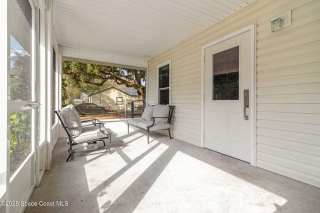 5651 Travis Street, Mims, FL 32754