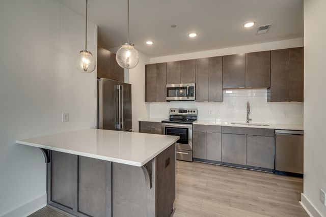 1613 Marshall Hollow Dr Apt 303, Nashville, TN 37203