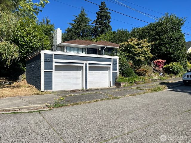 6925 52nd Avenue S, Seattle, WA 98118