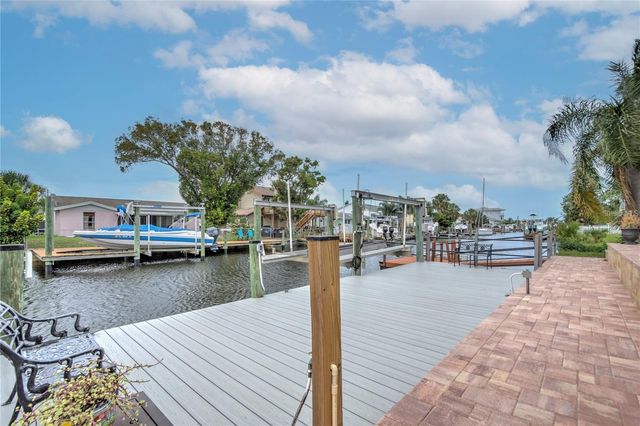 7352 GULF WAY, Hudson, FL 34667