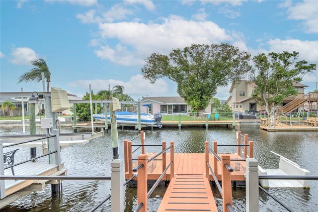 7352 GULF WAY, Hudson, FL 34667