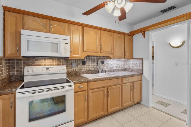 11 DESERT CANDLE CIRCLE, Lehigh Acres, FL 33936